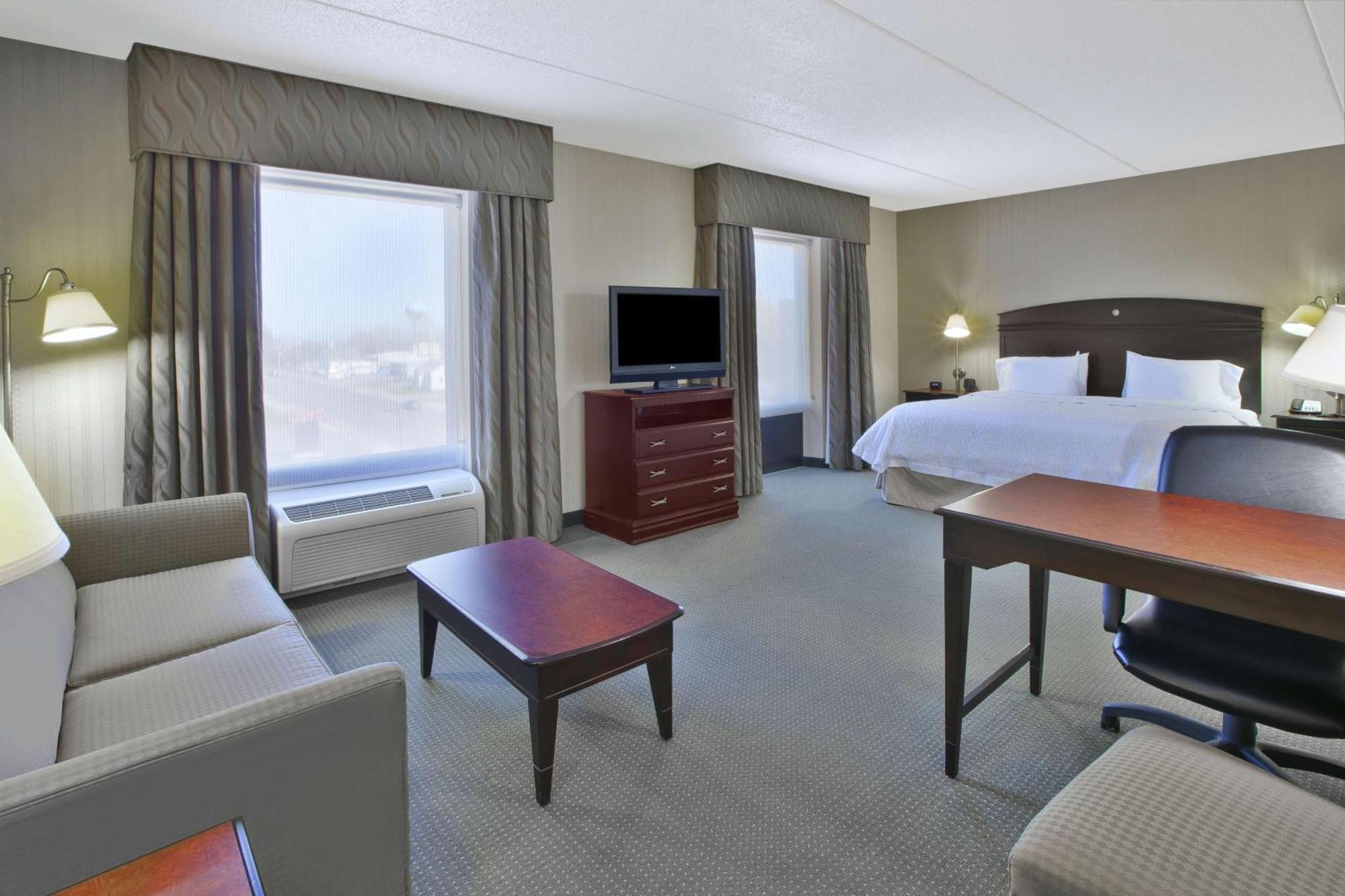 Hampton & Hotel 3*